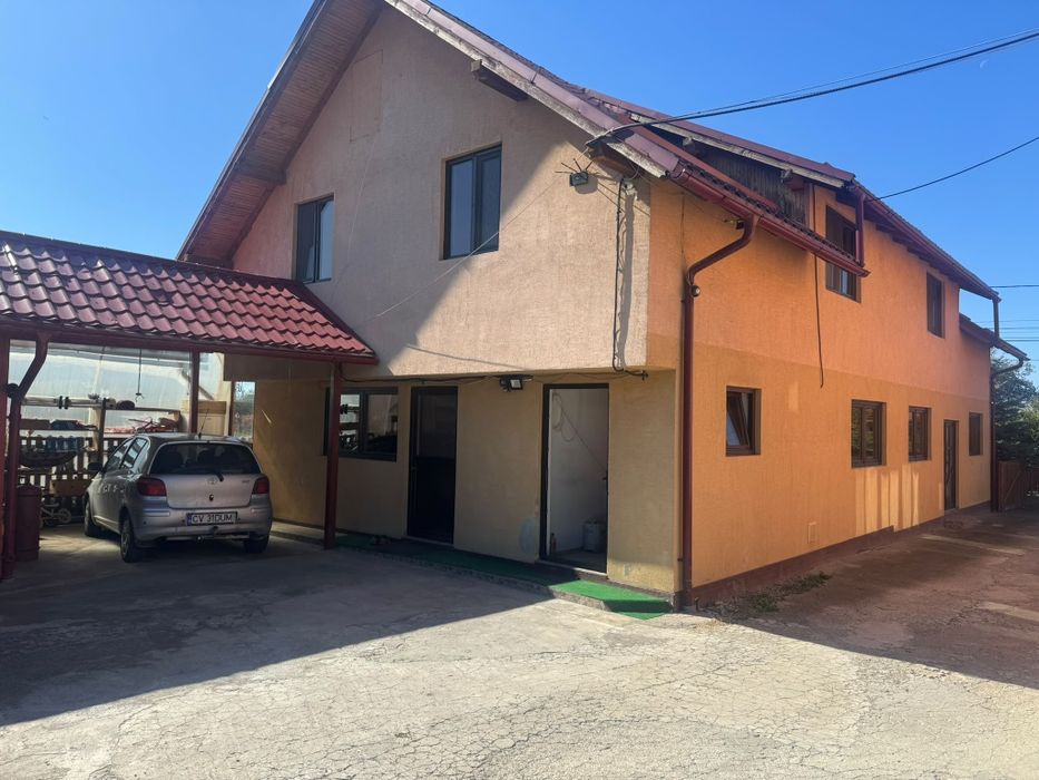 Casa de locuit+ Pensiune/Spatiu pentru activități comerciale