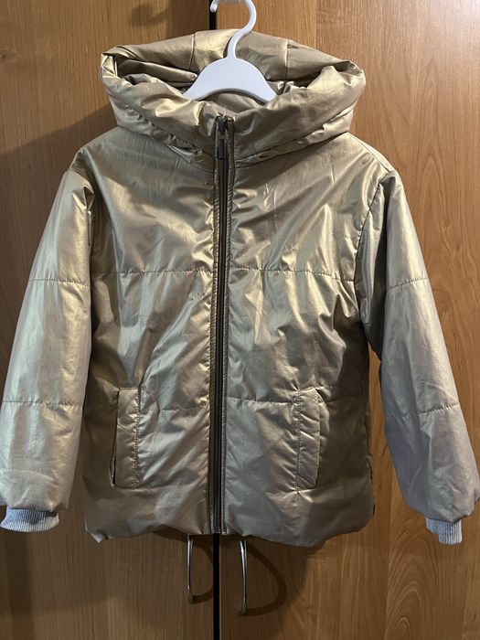 Куртка легкая на девочку