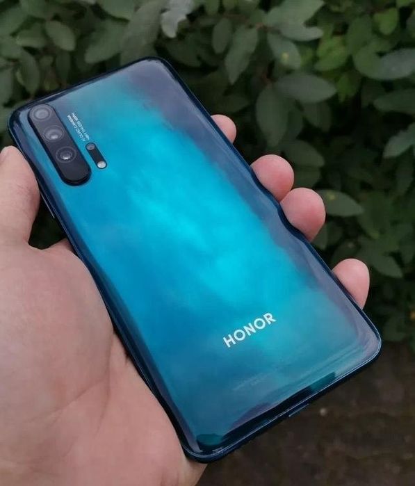 Продам флагман Honor 20 pro  8+256 gb.
