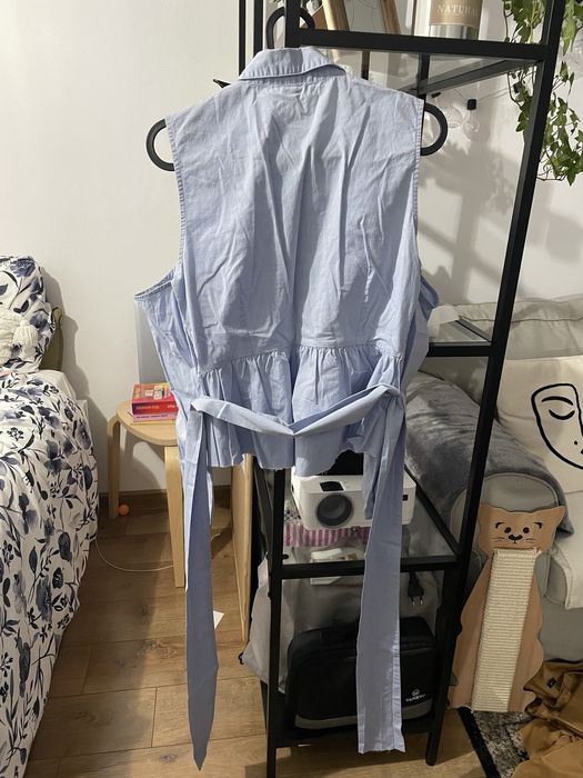 Camasa albastra umerii goi și cordon Lost ink