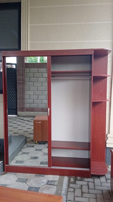 Продам шкаф для одежды, тумба - комод