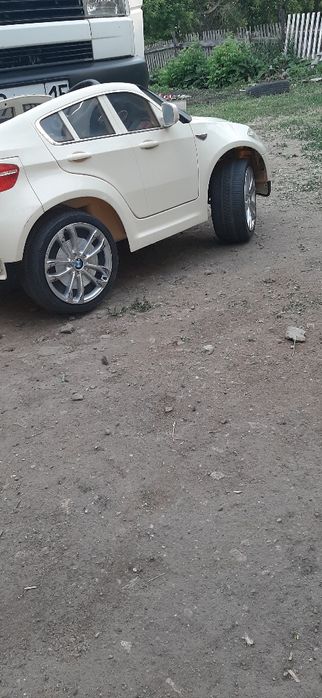 Детская машинка. BMW X6