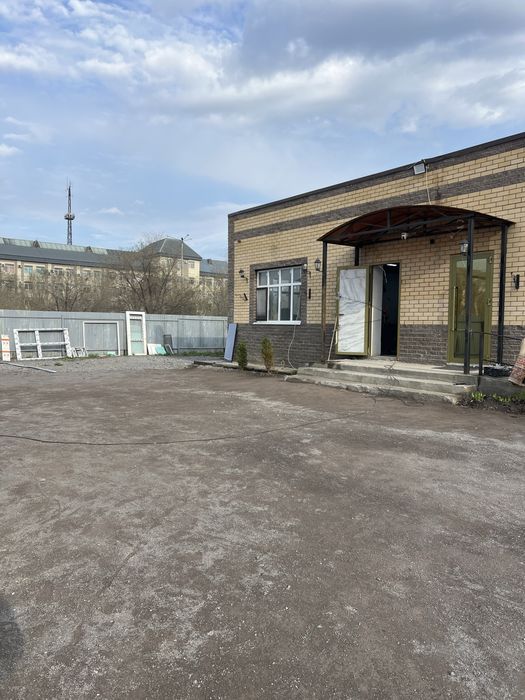 Продам комерческое помещение, в черте города ,