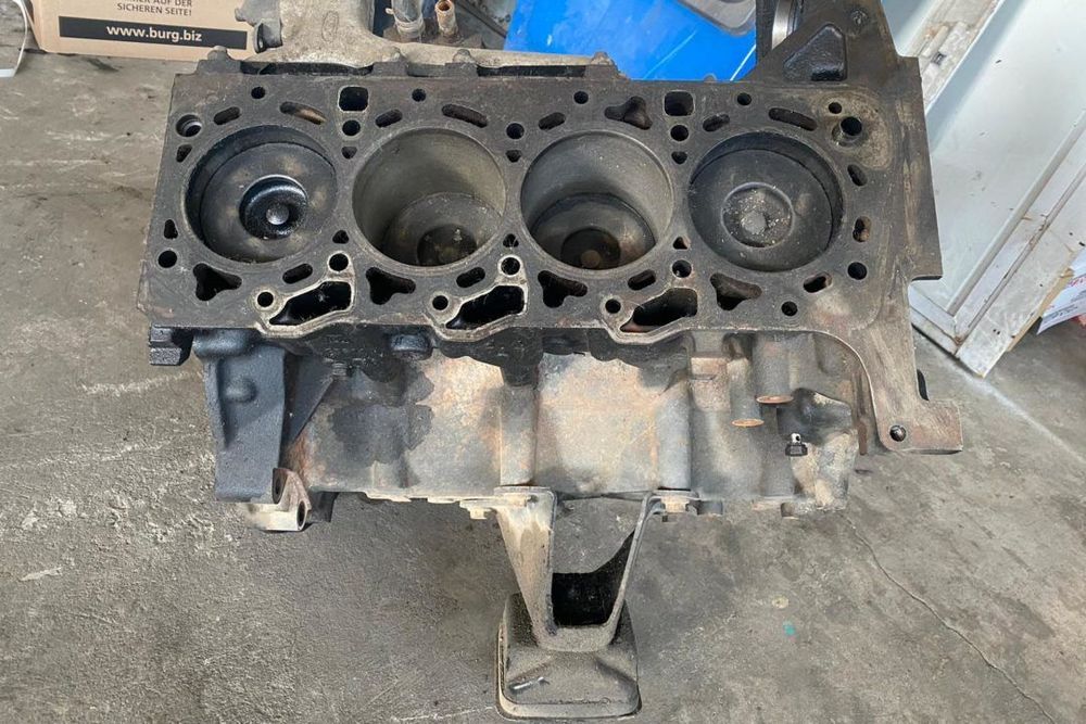 Bloc Motor ambielat Ford Transit 2.4  2000-2006 Euro 3