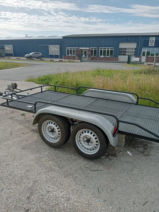 Vand platforma cu doua punti de 2t dimensiuni 3.3 x 1,65