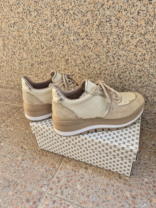 Tergan дамски сникърси с модерна визия в бежов цвят и златен блясък 38