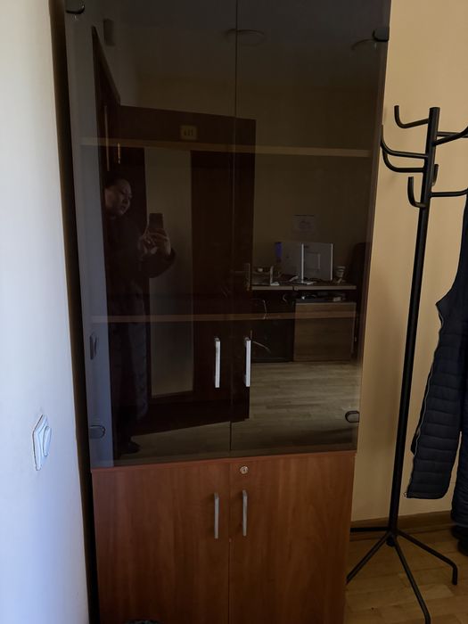 Шкаф двухстворчатый со стеклом