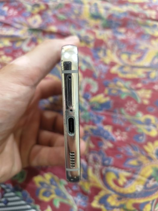Samsung s22 plus 8/256gb pas kopiya aybi ekranida dogi bor