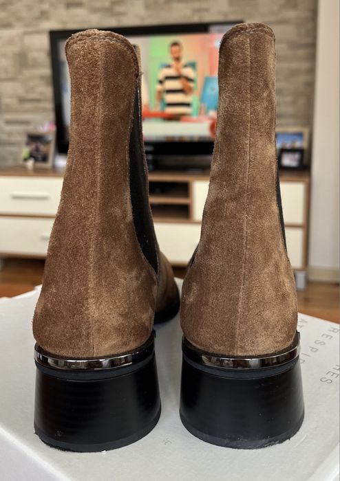 Дамски боти от велур