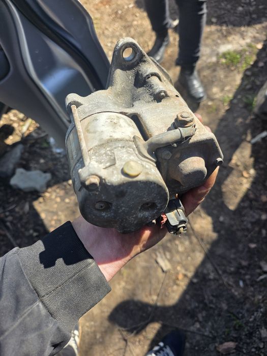 Стартер за Chrysler Voyager 2.4 бензин 2005 година