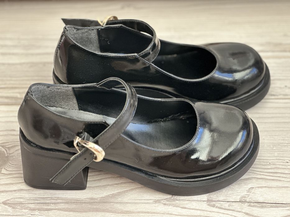 Чисто нови обувки