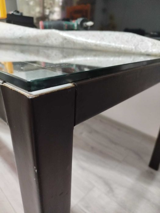 masa sticla, picioare de inox imbracate in piele - 160x90cm, h 74cm