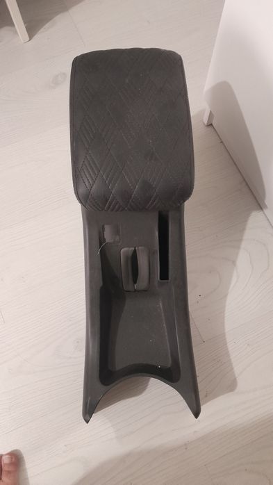 Подлокотник для авто