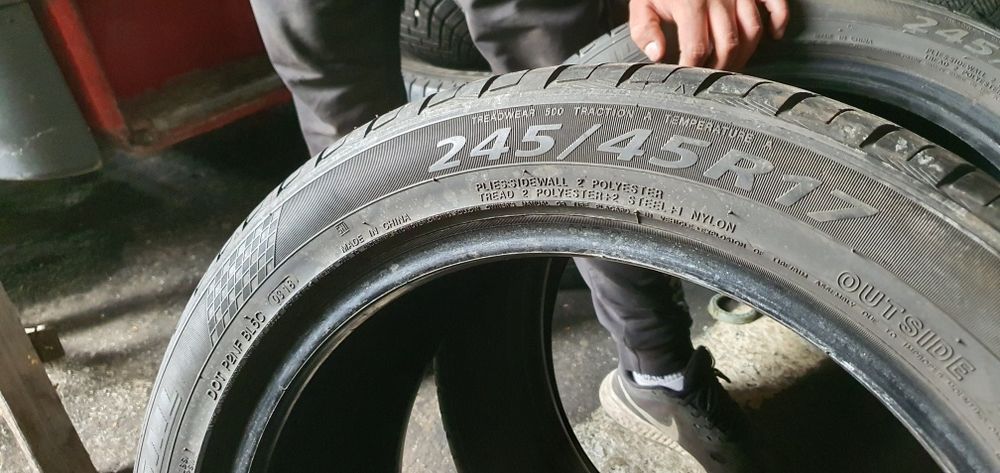 Гуми 2бр 245/45/17 - 1бр  - 79лв