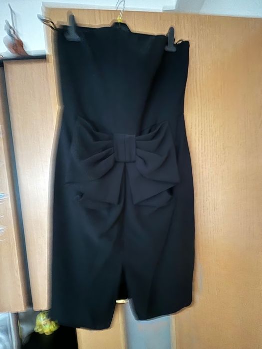 Rochie neagra fara bretele , foarte sic , marca Guy Laroche