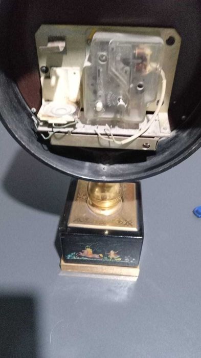 Настольные часы Весна