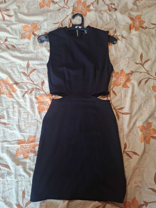 Новa дамска рокля