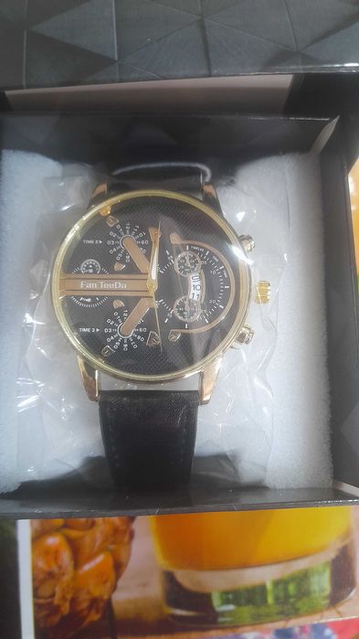 Продаются часы модные стильные подарок для своих близких