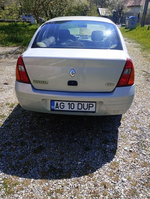 Vând Renault Clio