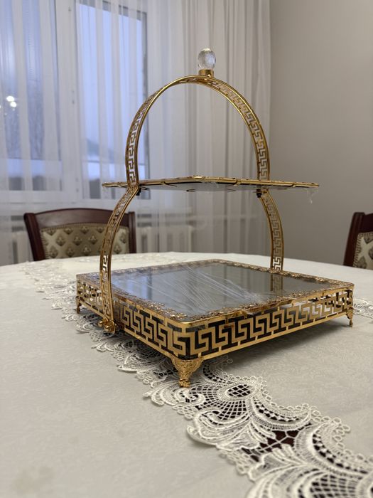 Этажерка с зеркалом