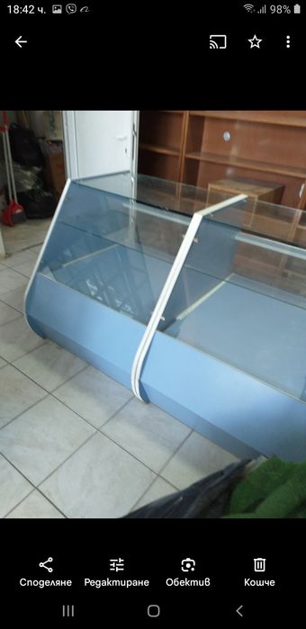 Търговско оборудвана -витрини