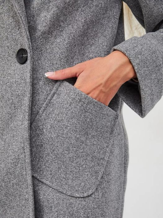 Продам демисезонное пальто