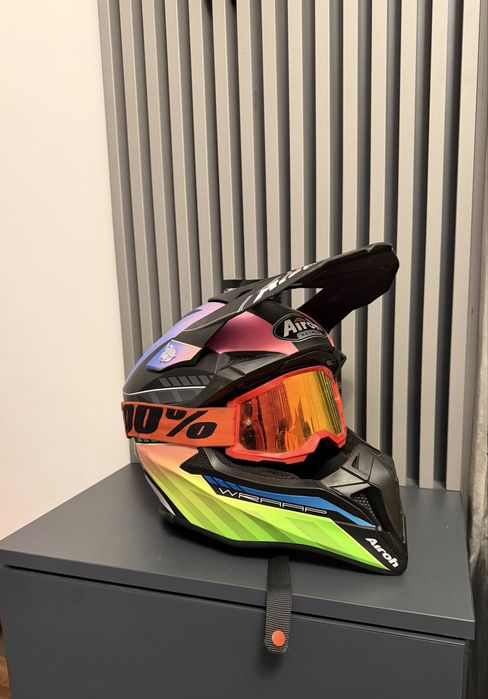 vand casca airoh marimea S