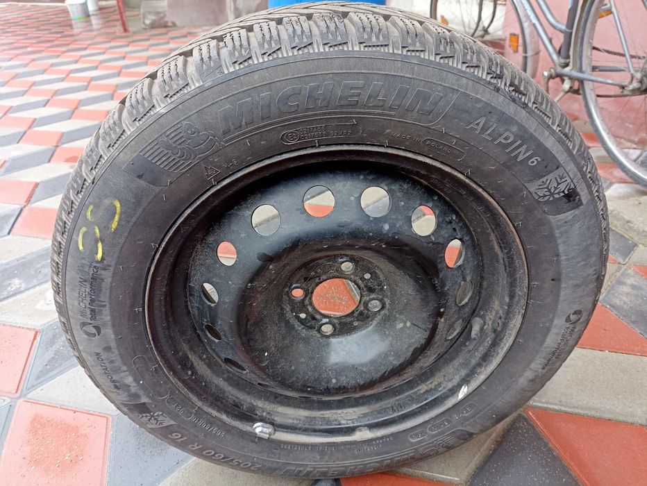 anvelop 205\60\16 micelin cu genta gata echlibrate si umflate de iarna