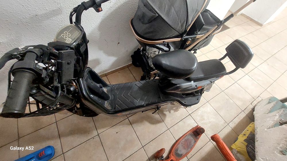 Скутер ск8 продам