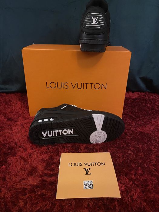 Louis Vuitton Trainer full black