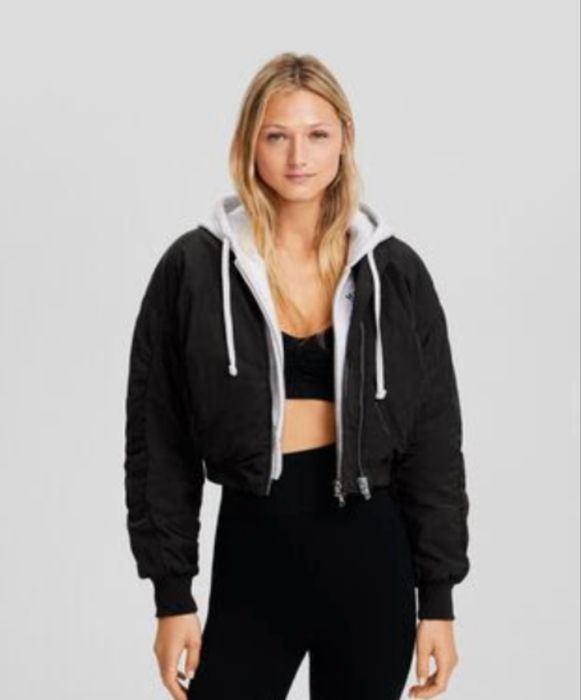 Чисто ново яке тип cropped от bershka