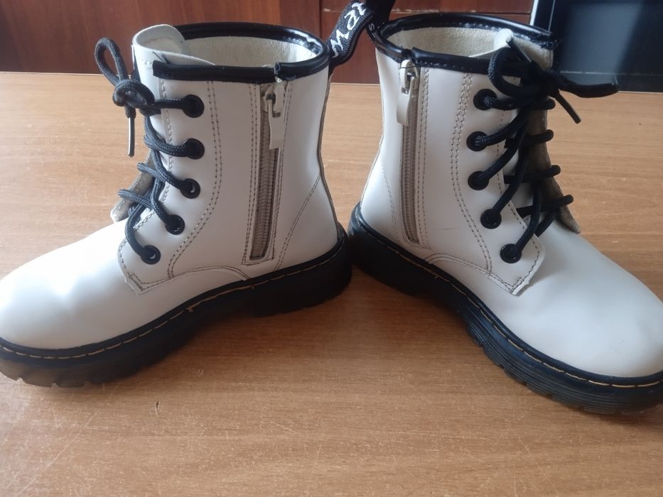 Продам обувь на девочку