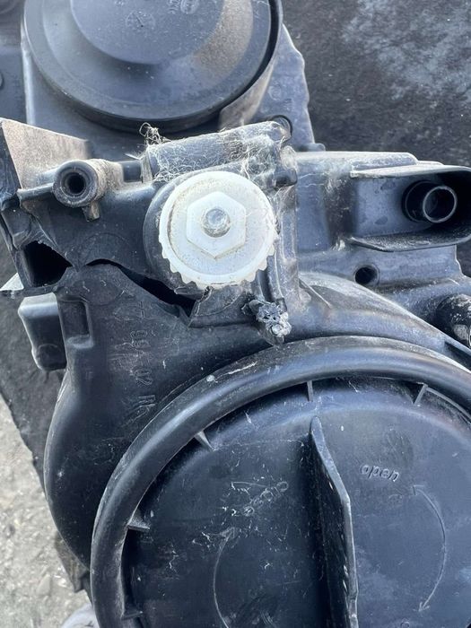 Оригинален Десен Ляв фар Volkswagen Tiguan I 2007-2015 с забележки