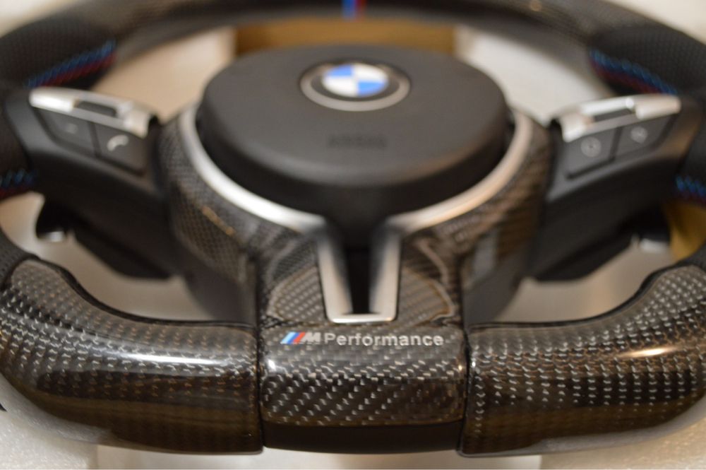 Volan Carbon BMW Seria 1 2 3 4 5 6 7 X1 X2 X3 X4 X5 X6 E/F F01 F02 F03 F04 F06 F12 F13 F15 F16 F10 F