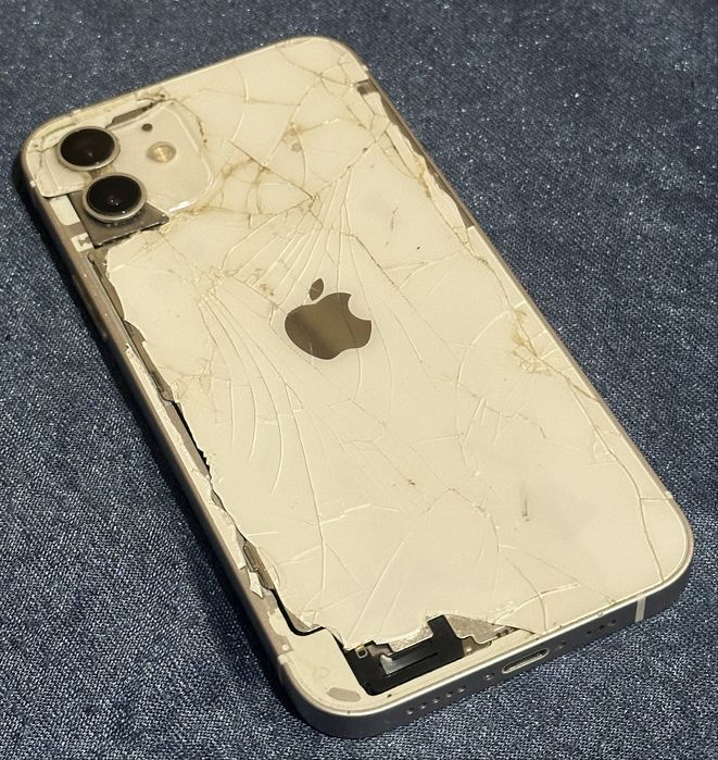 Telefon ieftin! iPhone 12 Defect/ Pentru piese!