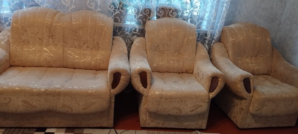 Диван и кресло б/у