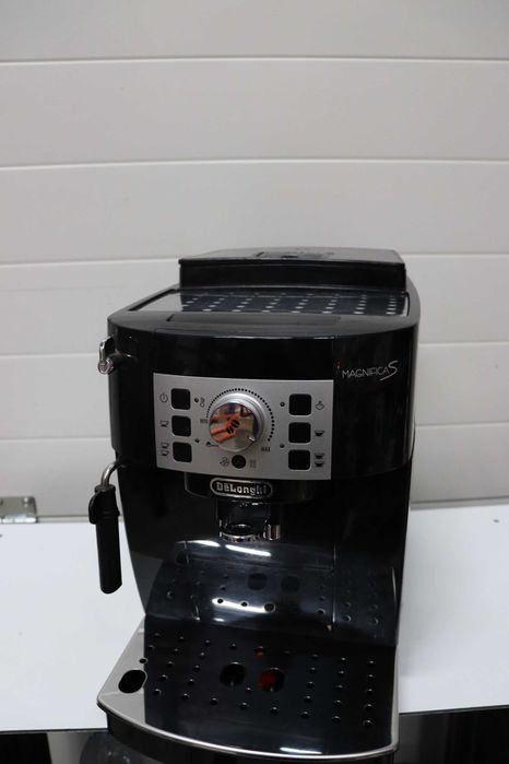 Кафеавтомат De'Longhi Magnifica S 1450W, 5вида напитки, 15бара