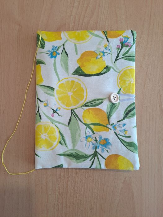 Текстилни калъфи / дрешки за книги