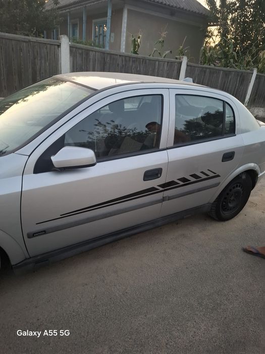 Vând Opel Astra g