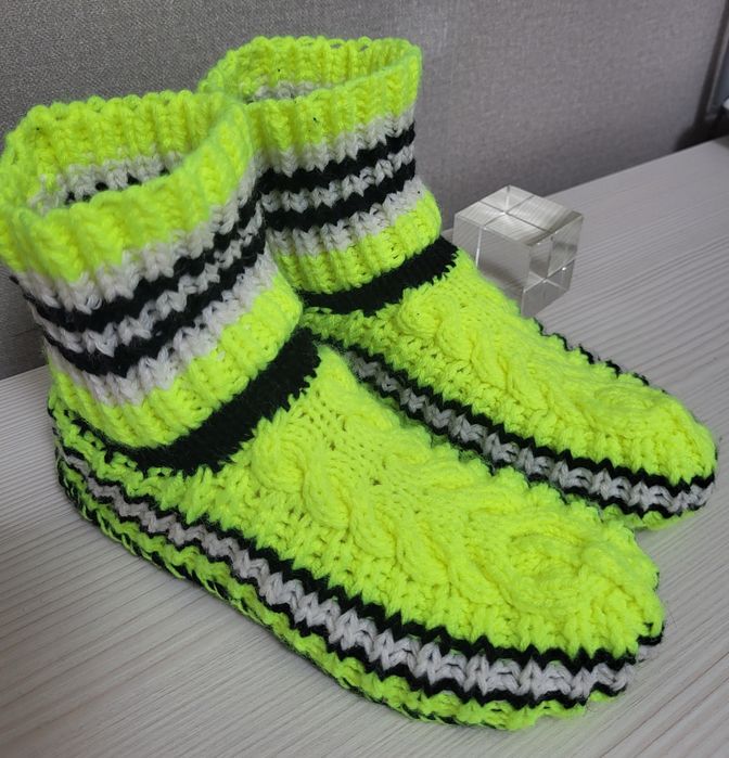 Продам очень теплые носки-сапожки.