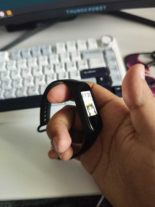 Продам Mi Band 4 оригинальный