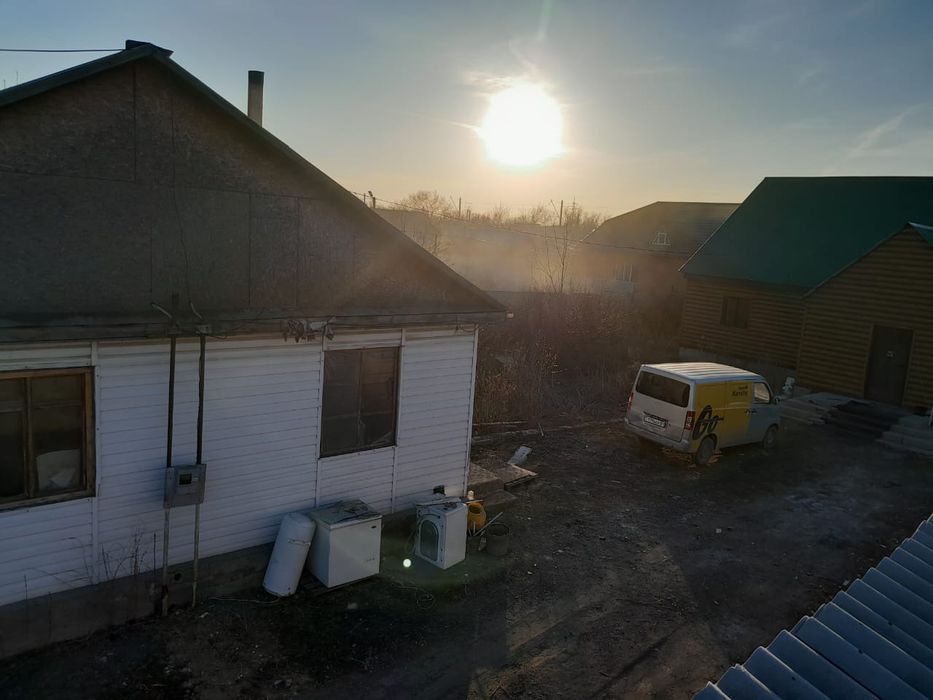 Продам два дома на одном участке