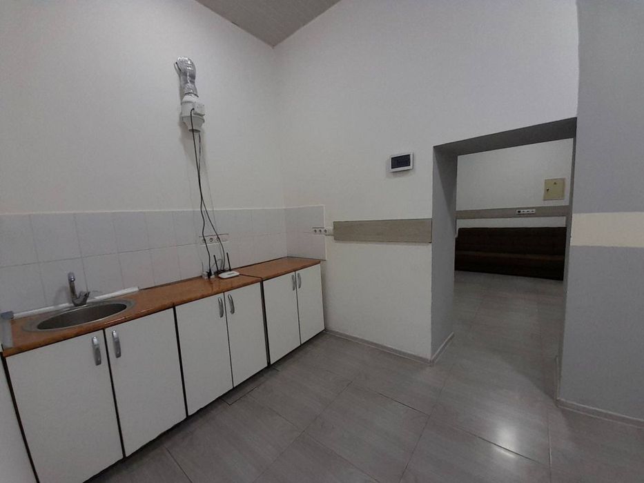 Продаётся Помещение Вдоль дороги 65м2 6 квартал (N137)