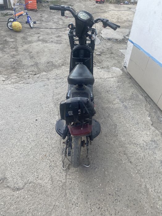 Электроскутер sk8 продам