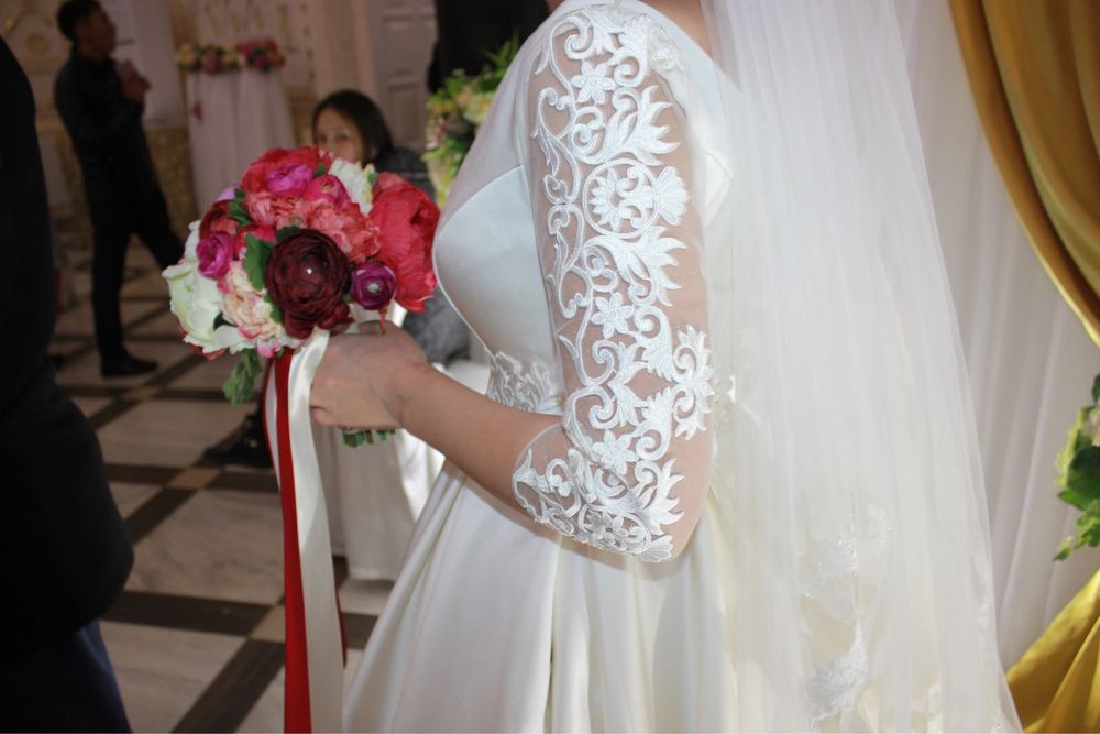 Той койлек (свадебное платье)сатылады