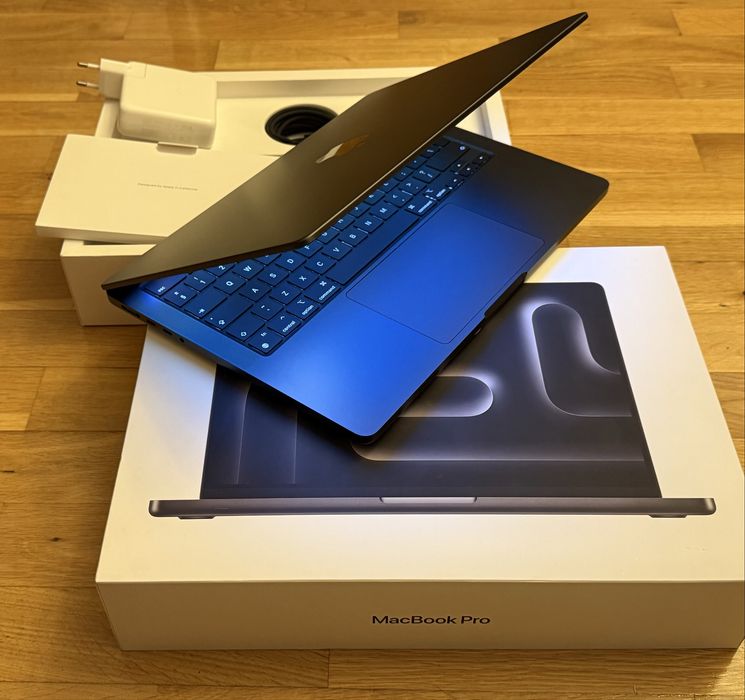 macbook pro 16 m3 pro - Laptopuri oferte online | OLX.ro
