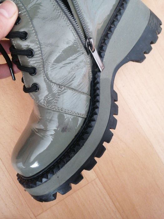 Продам кожаные ботинки