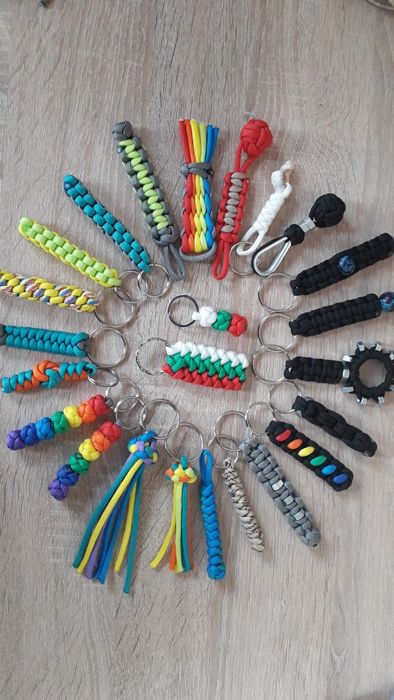 Паракорд ключодържатели