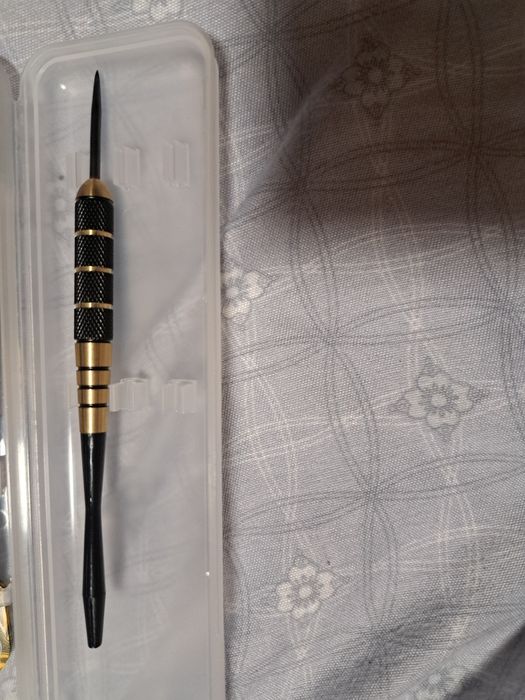 Стрели за дартс нови.