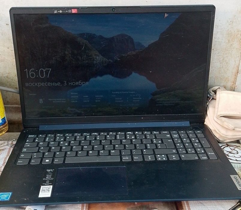 Продается ноутбук Леново.